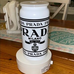 Black and white tumbler can